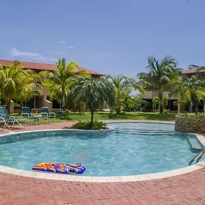 Family-flexication-friendly Villa, Few Steps From Eagle , Palm Beach Aruba
